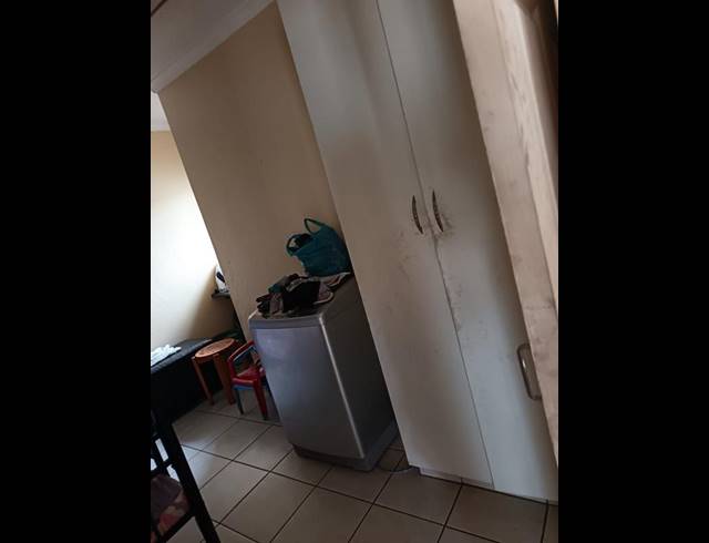 2 BEDROOM PROPERTY TO RENT IN LOMBARDY EAST